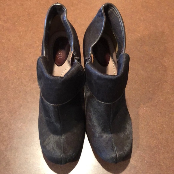 Fossil brown cow hide booties. Size 7 - Picture 2 of 7